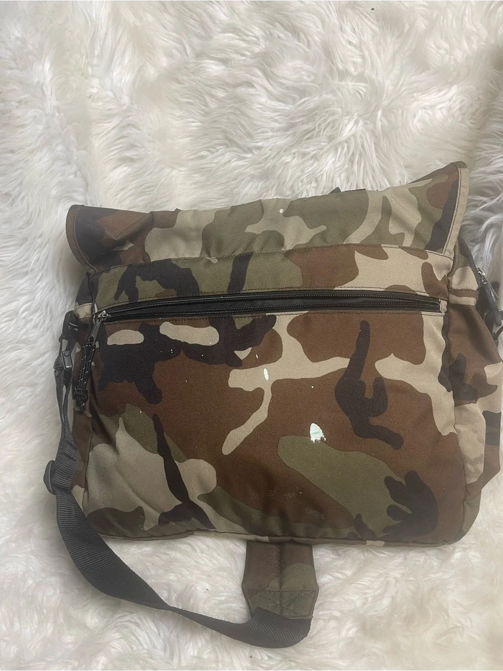 Eastpak Camo Messenger Bag in Green ,Brown & Brown padded laptop compartment.